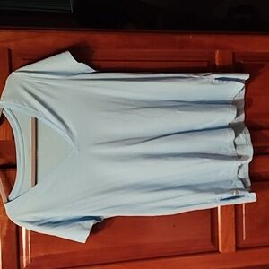 Lily Pulitzer large v neck tee